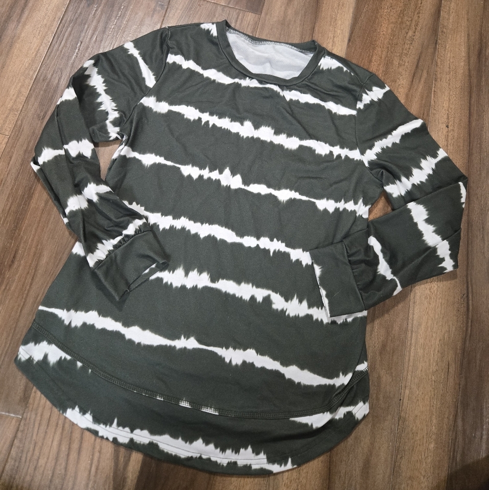 Green and White Tie-Dye Long Sleeve Shirt
